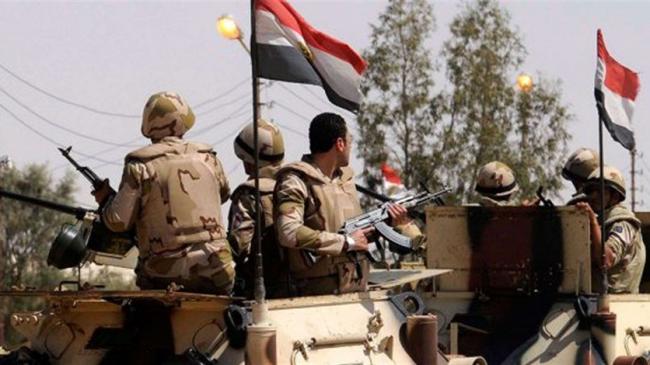 مقتل 7 “عناصر إرهابية” واستشهاد 15 عسكريا بين قتيل وجريح في اشتباكات بشمال سيناء