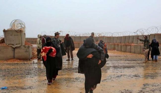 نازحة سورية تحرق نفسها و3 من أطفالها في مخيم الركبان لهذا السبب!