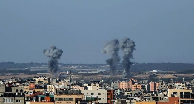 أمهلوا الفلسطينيين ساعة من الزمن: إسرائيل تغلق قطاع غزة براً وبحراً وجواً