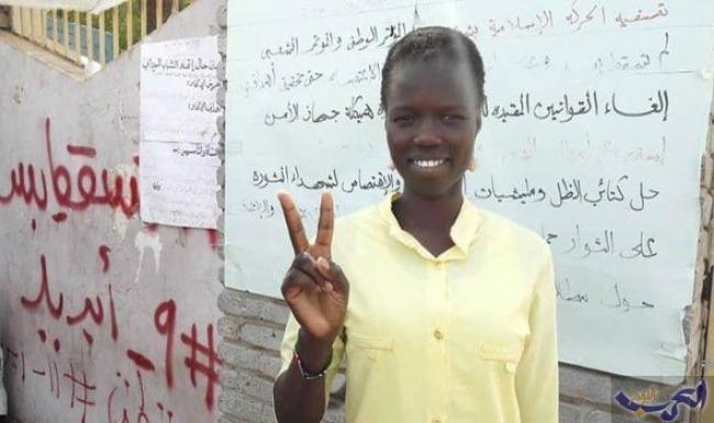 تتحلَّى بالكثير مِن الإصرار والمثابرة والقوة: ملكة جمال سودانية «تصنع التغيير» وتتصدَّر المَشهد في الحراك السياسي
